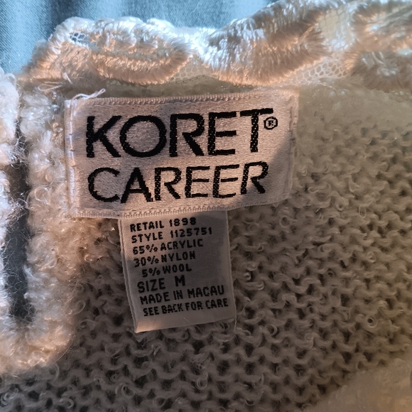 Vintage Knit Blouse with Embroidered Collar - Picture 3 of 5